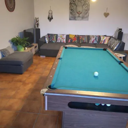 Room In Bb - At Ten Minutes From The Raviege Lake 게스트하우스 *