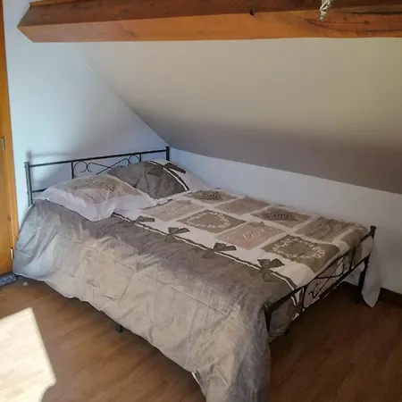 Room In Bb - At Ten Minutes From The Raviege Lake