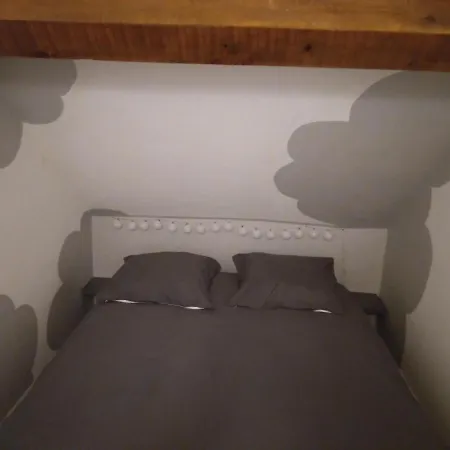 Room In Bb - At Ten Minutes From The Raviege Lake 게스트하우스 *